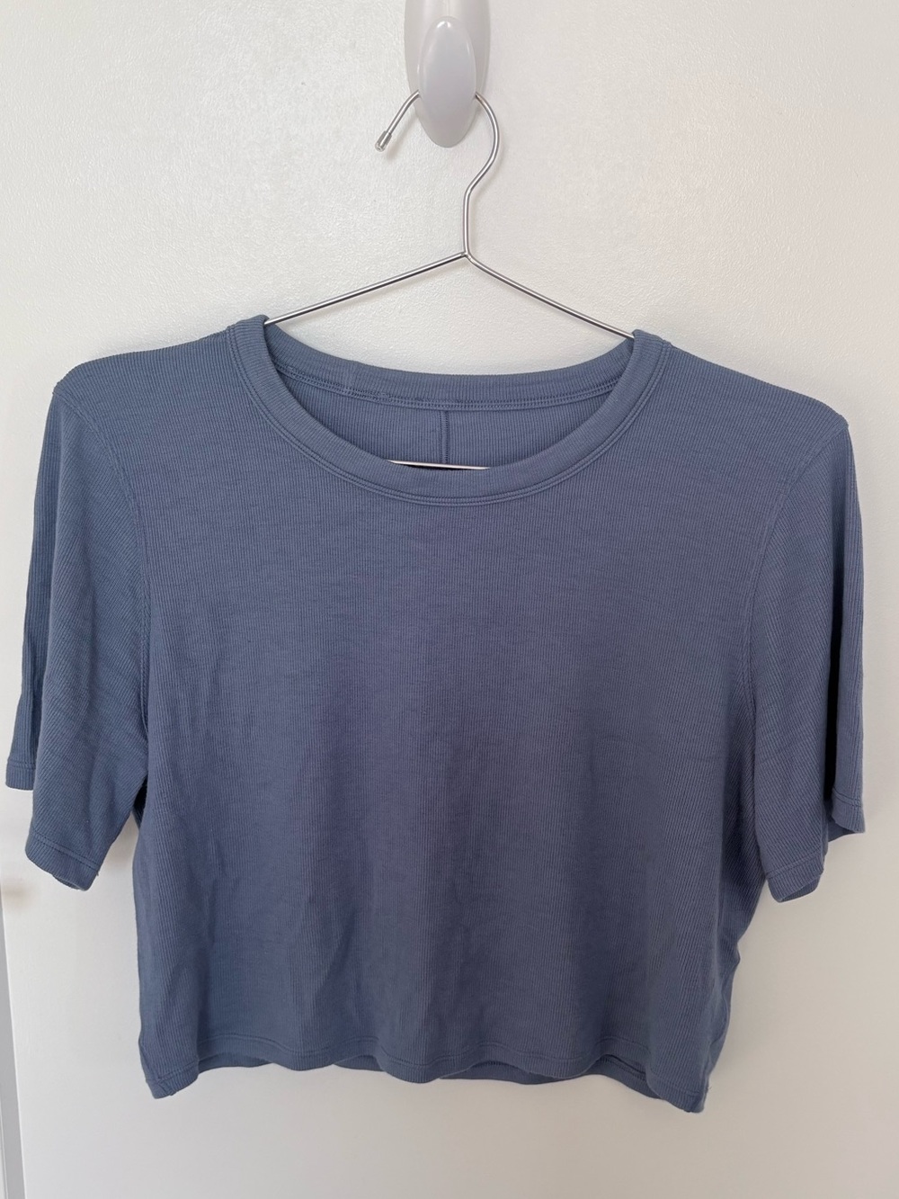 Lululemon Hold Tight Straight Hem Cropped T-Shirt Oasis Blue Size 12